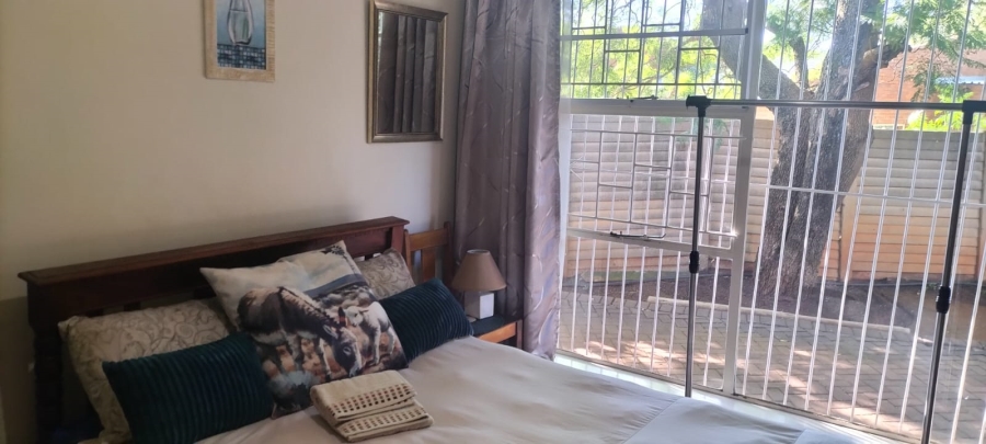 5 Bedroom Property for Sale in Langenhovenpark Free State